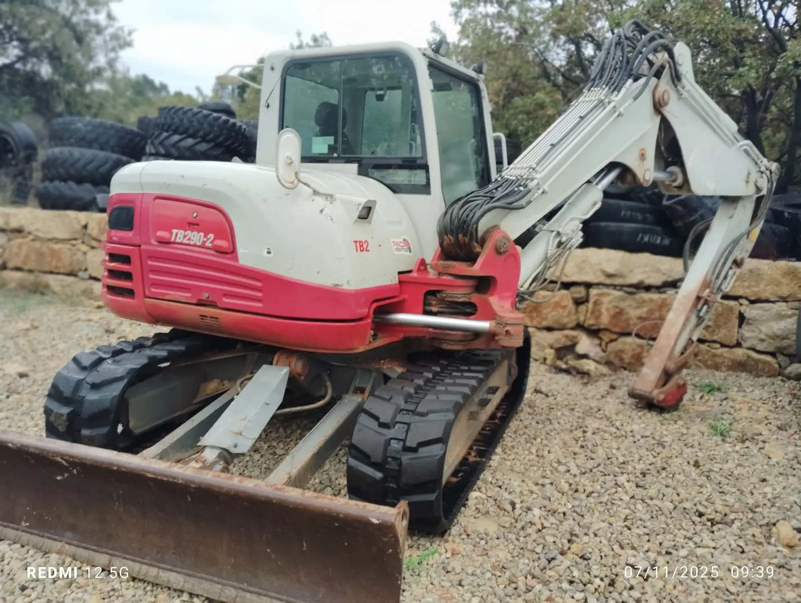 TAKEUCHI TB290-11.jpg