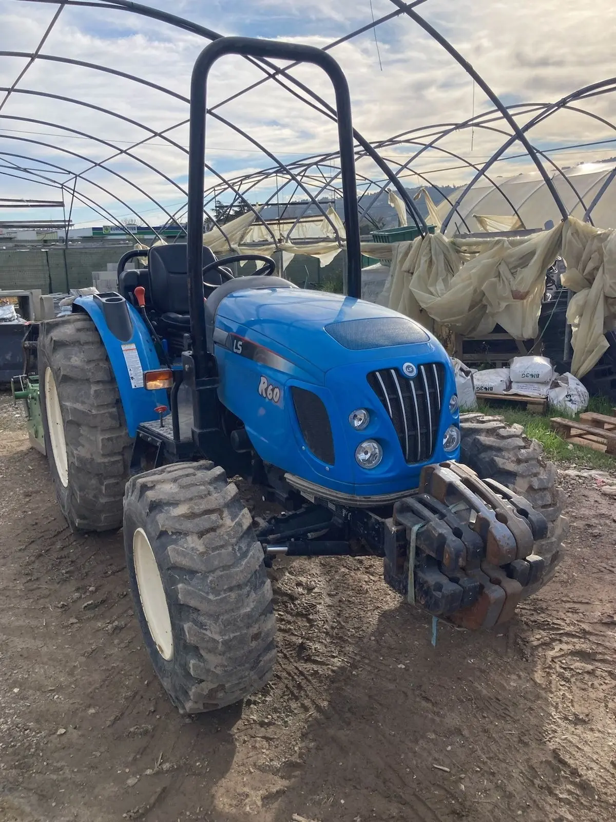 Tracteur-agricole-LS-R60-5