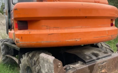 Pelle Hitachi 135 EX